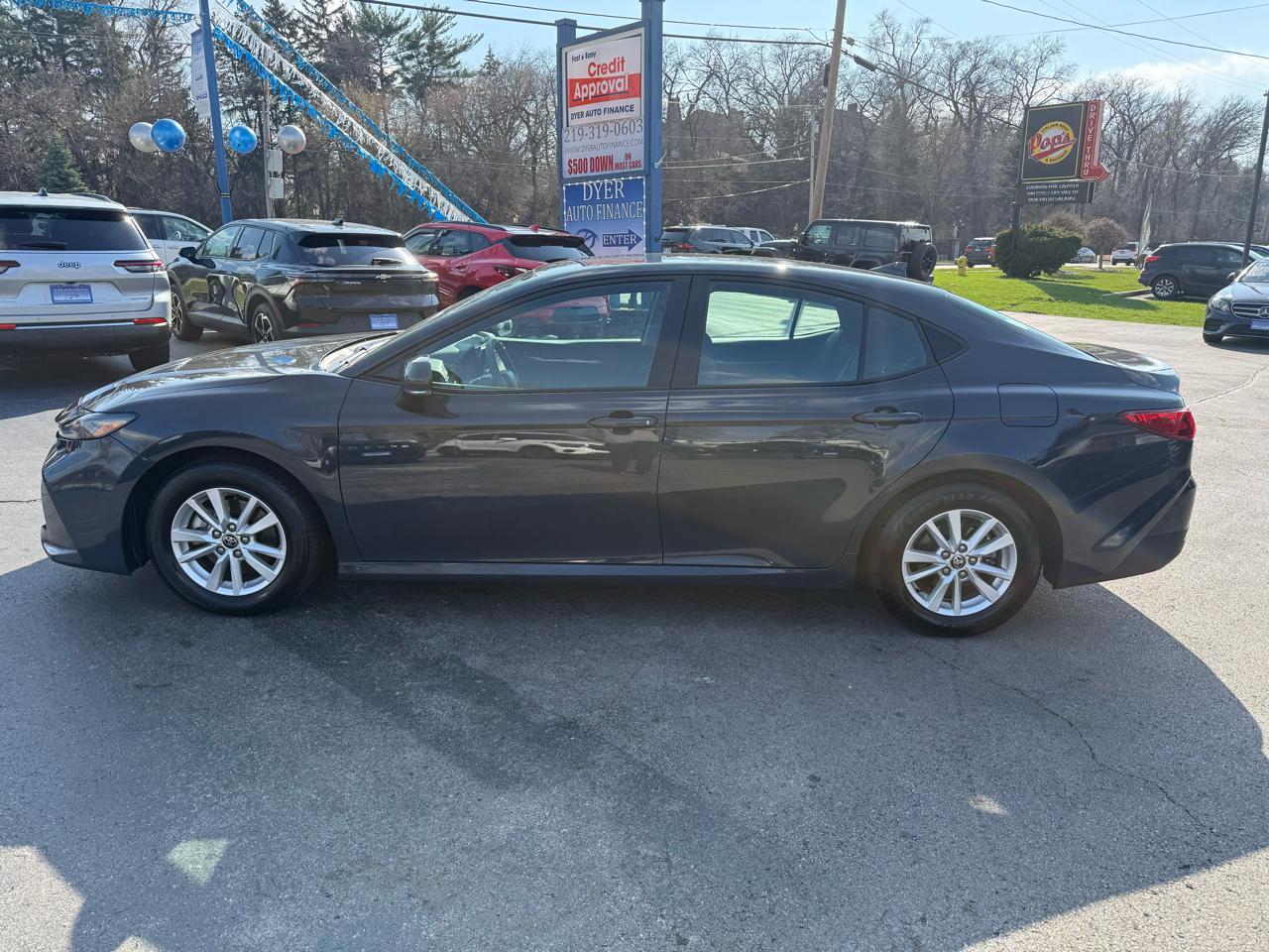 Toyota Camry Hybrid XLE 2025