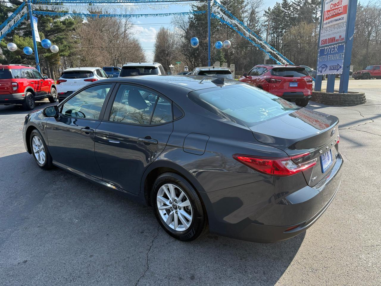 Toyota Camry Hybrid XLE 2025