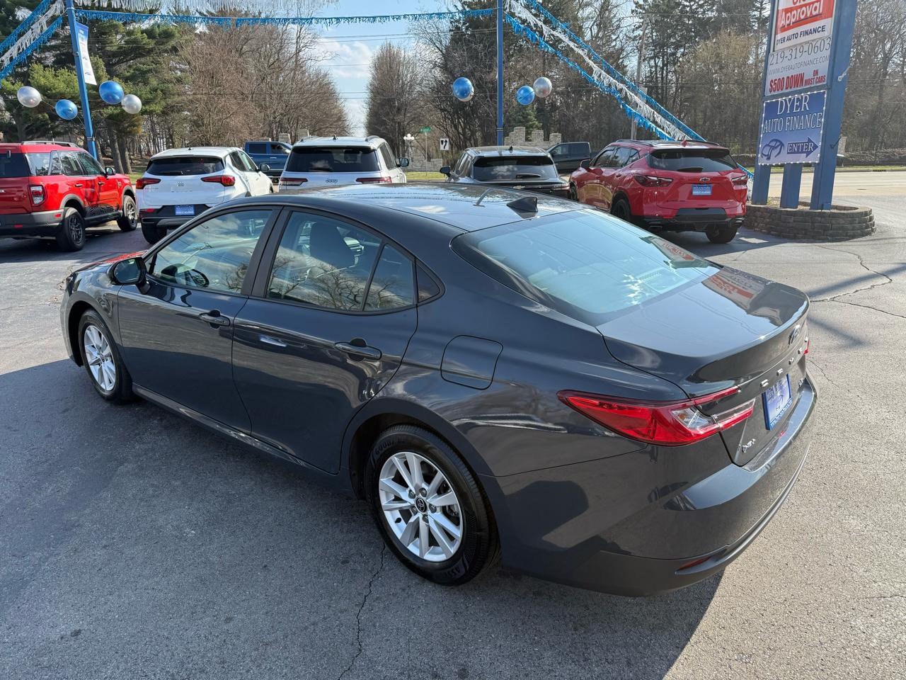 Toyota Camry Hybrid XLE 2025