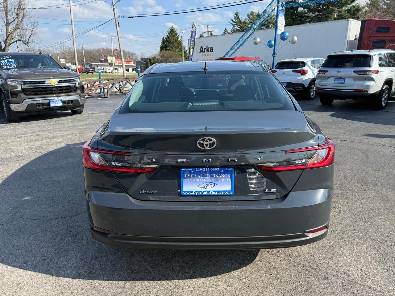 Toyota Camry Hybrid XLE 2025