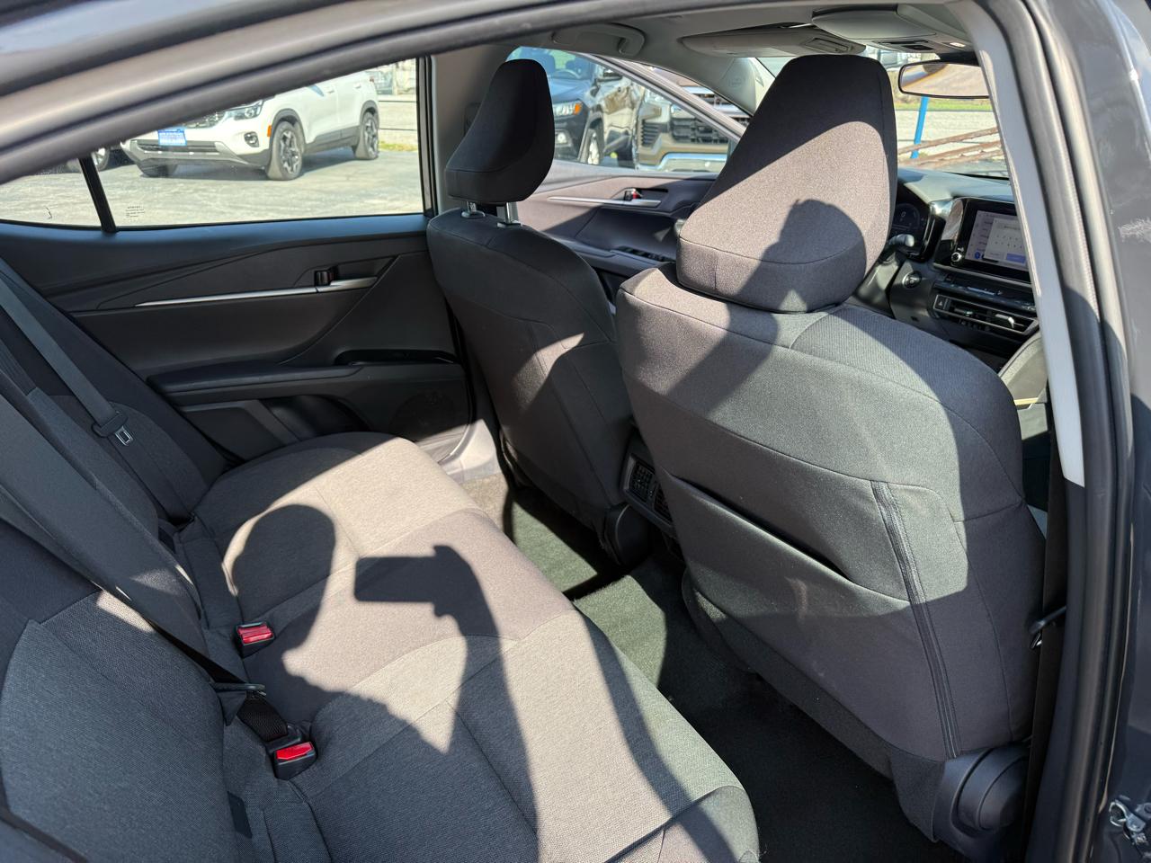 Toyota Camry Hybrid XLE 2025