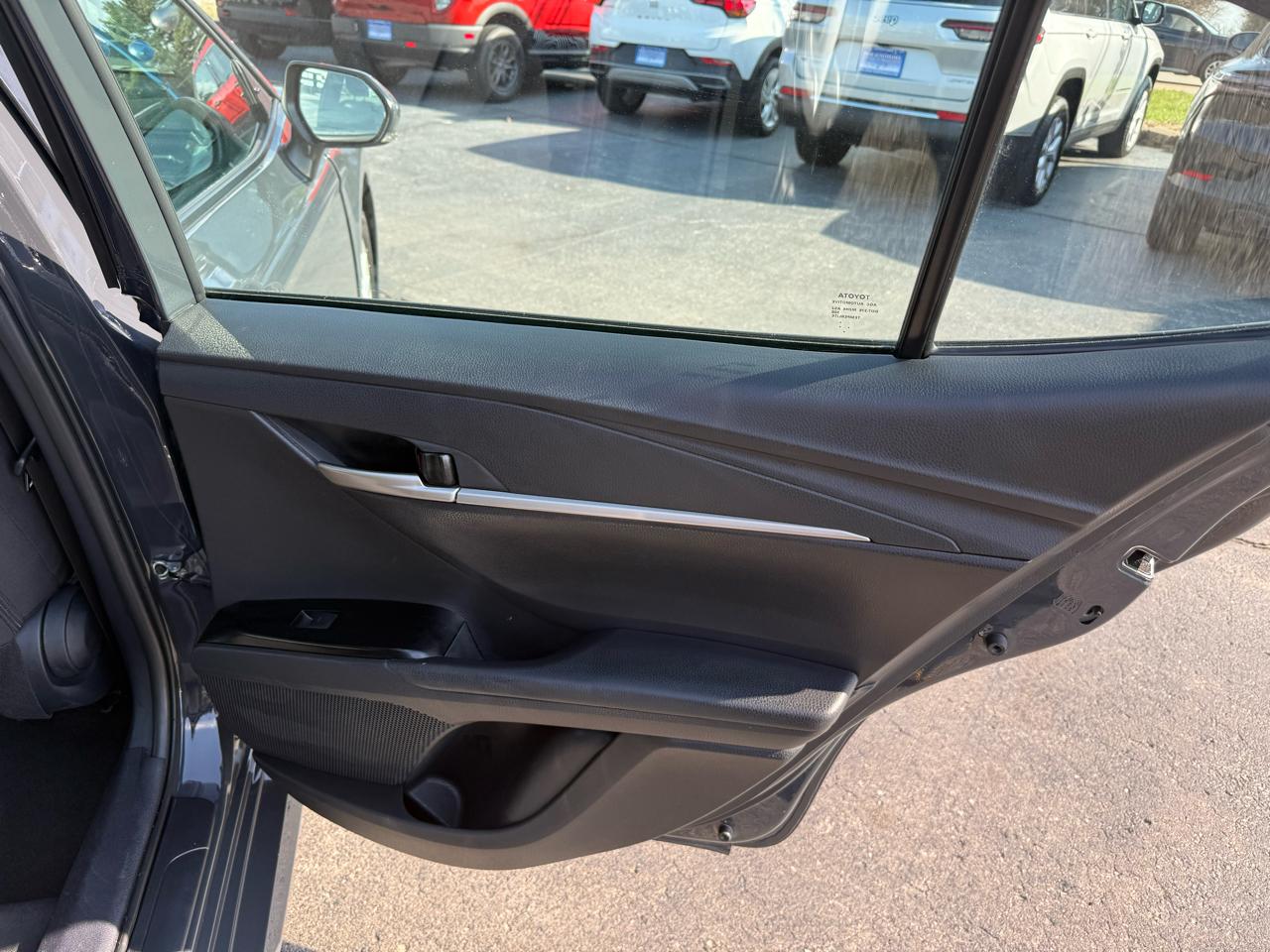 Toyota Camry Hybrid XLE 2025