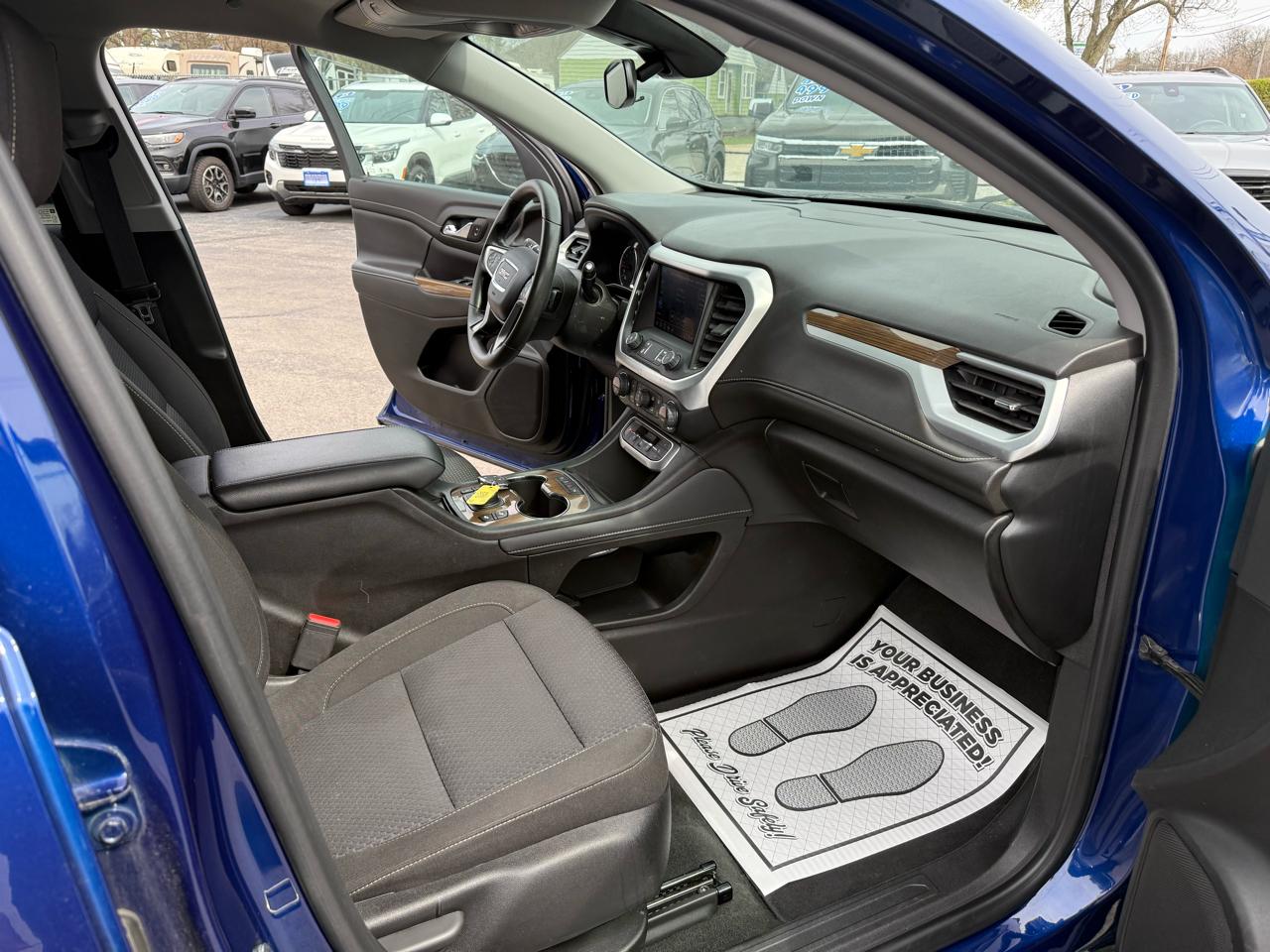 GMC Acadia SLE 2023