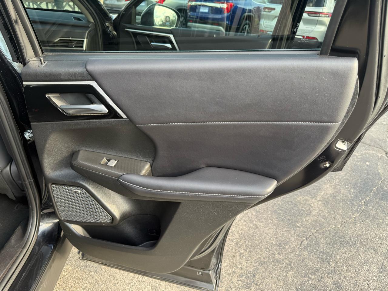 Mitsubishi Outlander SE 2WD 2025