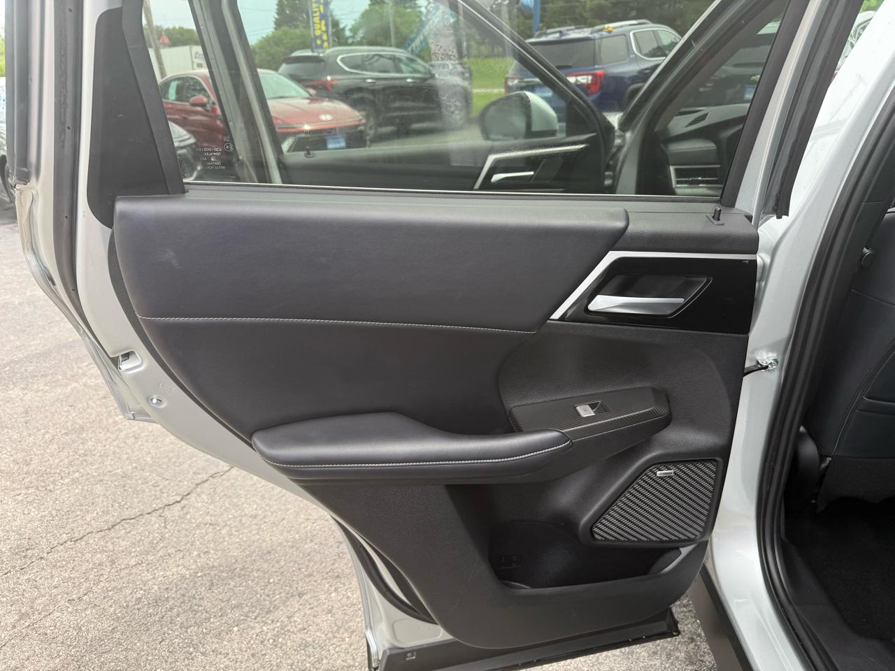 Mitsubishi Outlander SE 4WD 2025