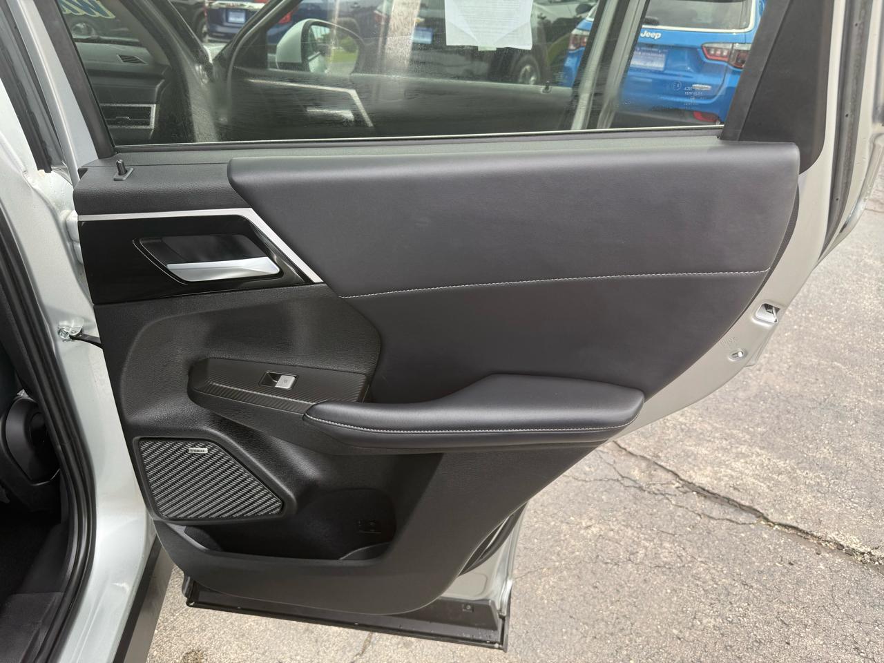 Mitsubishi Outlander SE 4WD 2025