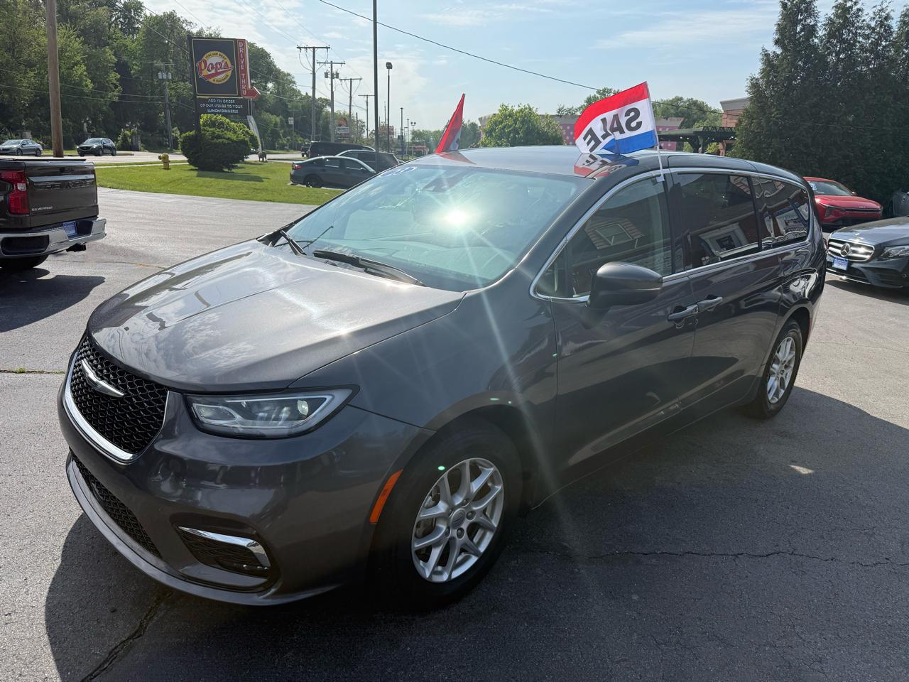 Chrysler Pacifica Touring L 2023