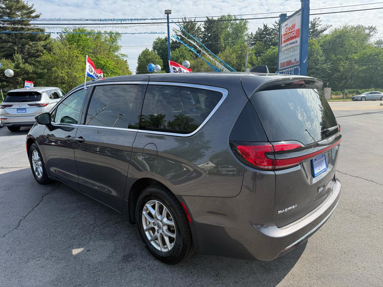 Chrysler Pacifica Touring L 2023