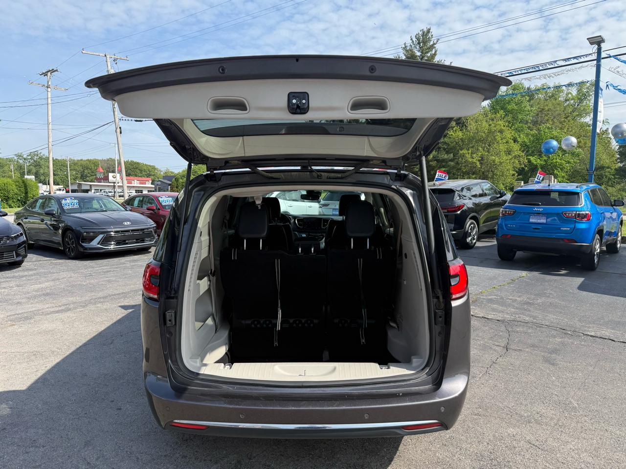 Chrysler Pacifica Touring L 2023
