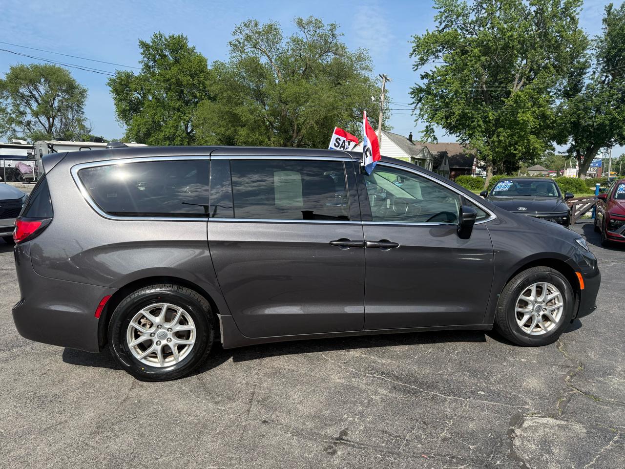 Chrysler Pacifica Touring L 2023