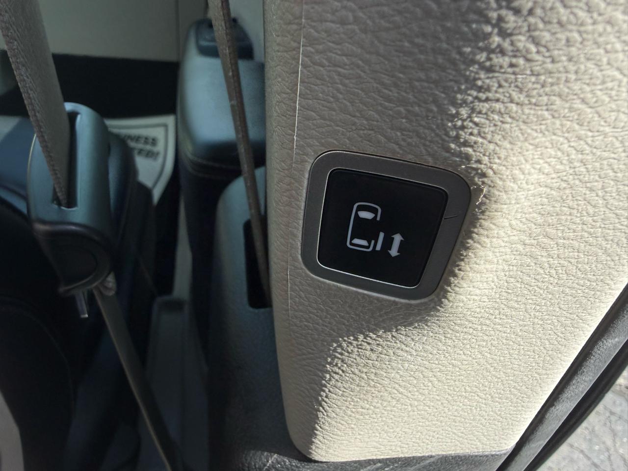 Chrysler Pacifica Touring L 2023