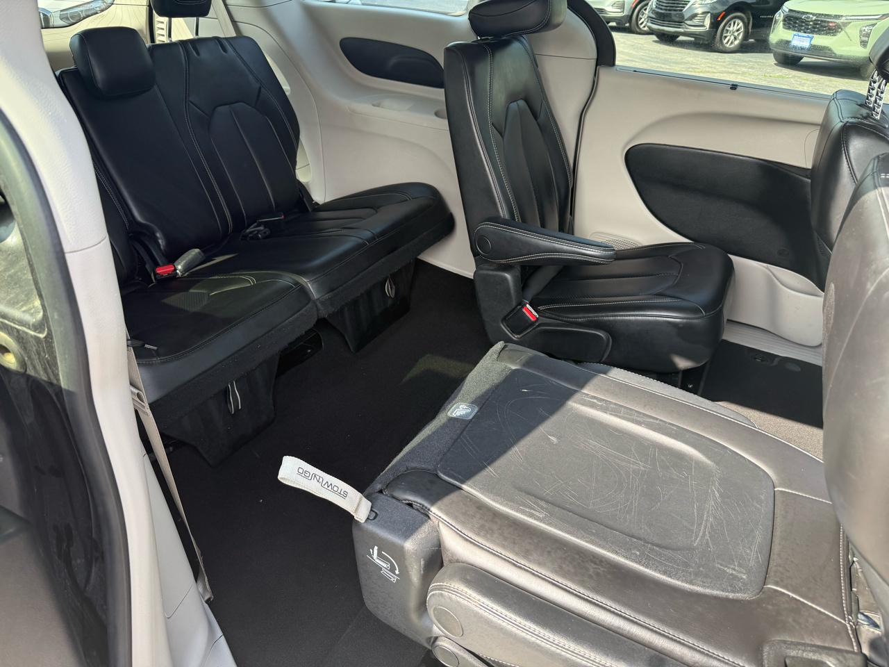 Chrysler Pacifica Touring L 2023