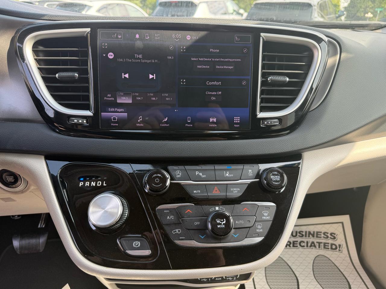 Chrysler Pacifica Touring L 2023