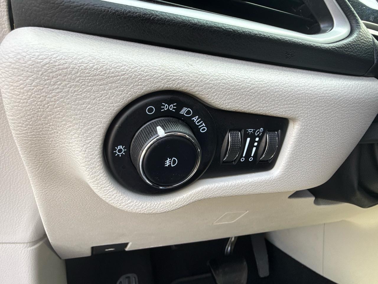 Chrysler Pacifica Touring L 2023