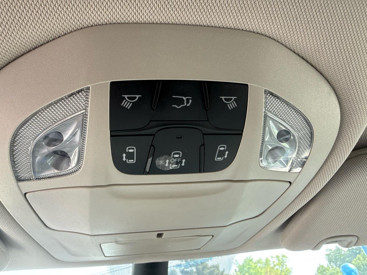 Chrysler Pacifica Touring L 2023