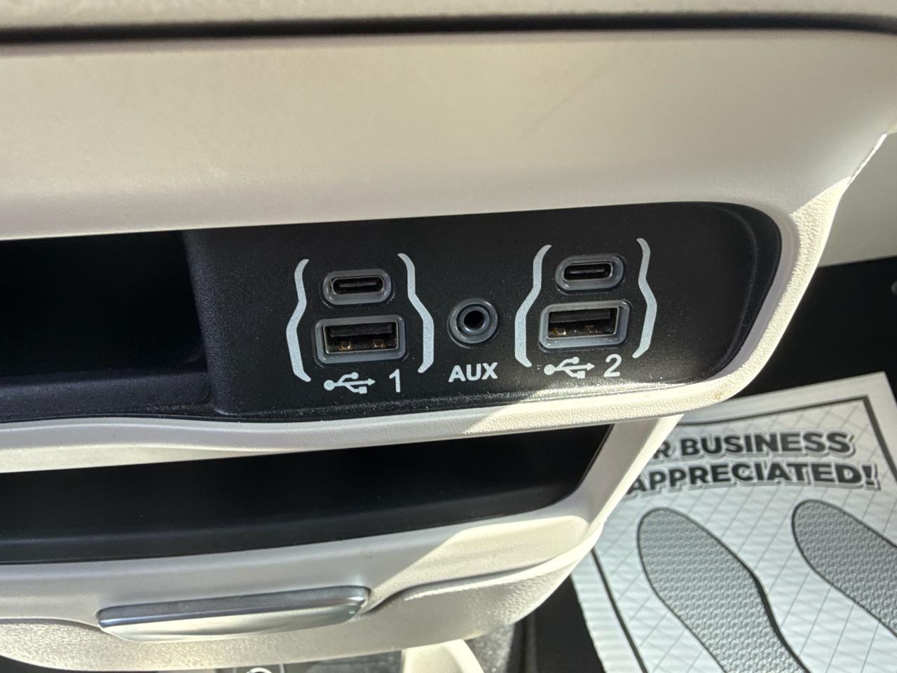 Chrysler Pacifica Touring L 2023