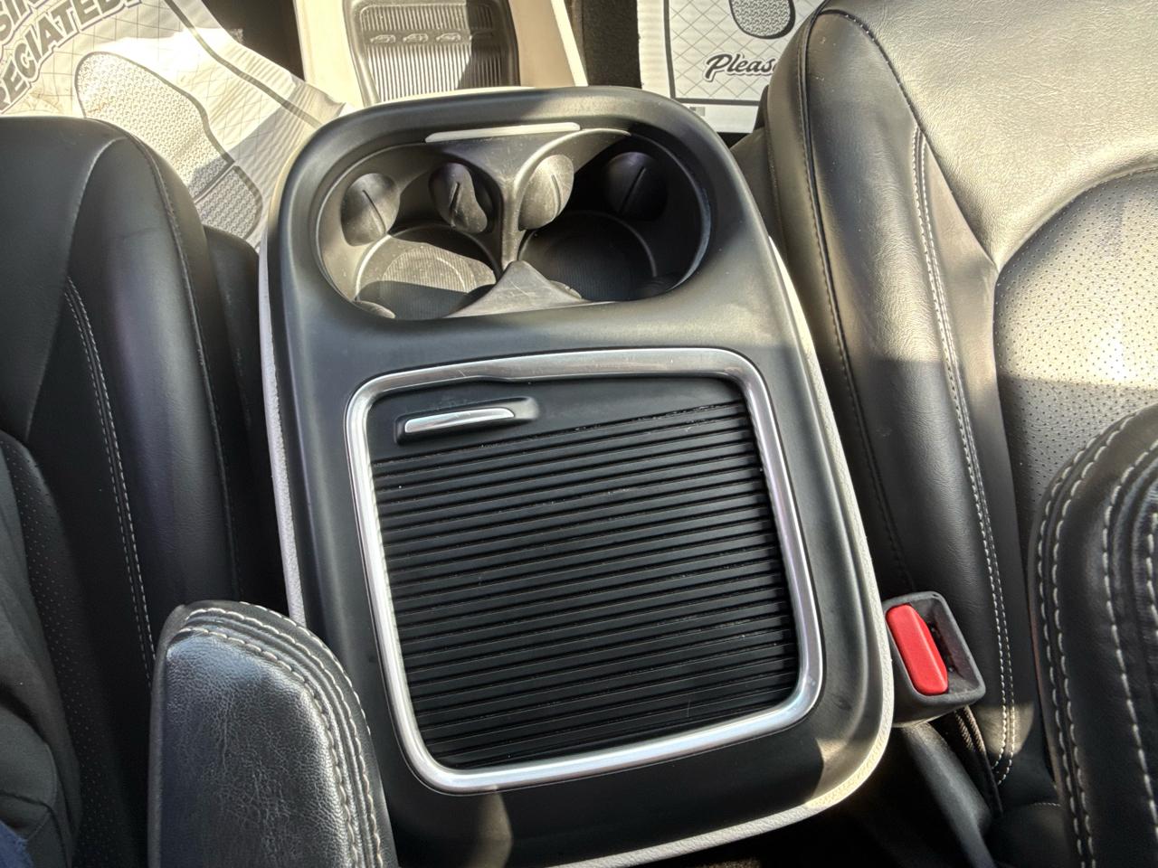 Chrysler Pacifica Touring L 2023