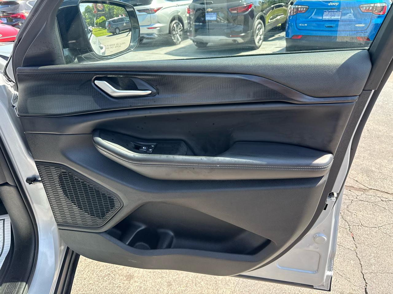 Jeep Grand Cherokee Laredo 4WD 2024