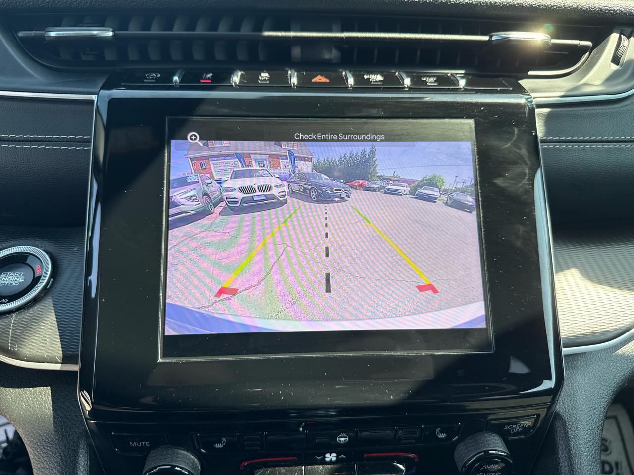 Jeep Grand Cherokee Laredo 4WD 2024