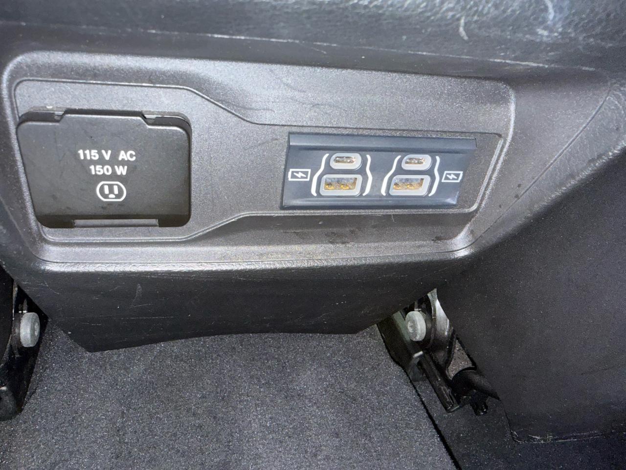 Jeep Grand Cherokee Laredo 4WD 2024