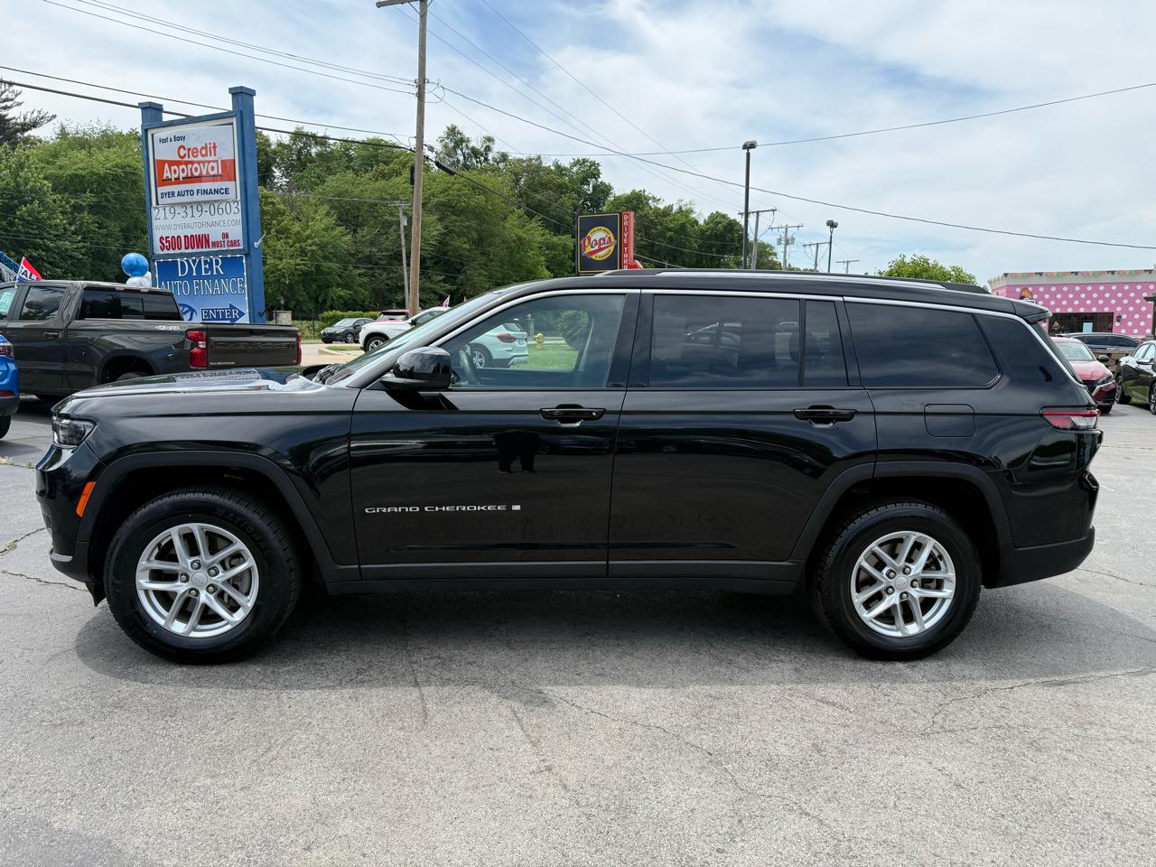 Jeep Grand Cherokee L Laredo 4WD 2023
