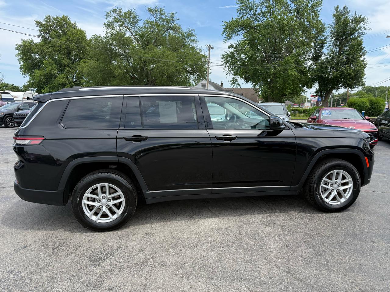 Jeep Grand Cherokee L Laredo 4WD 2023