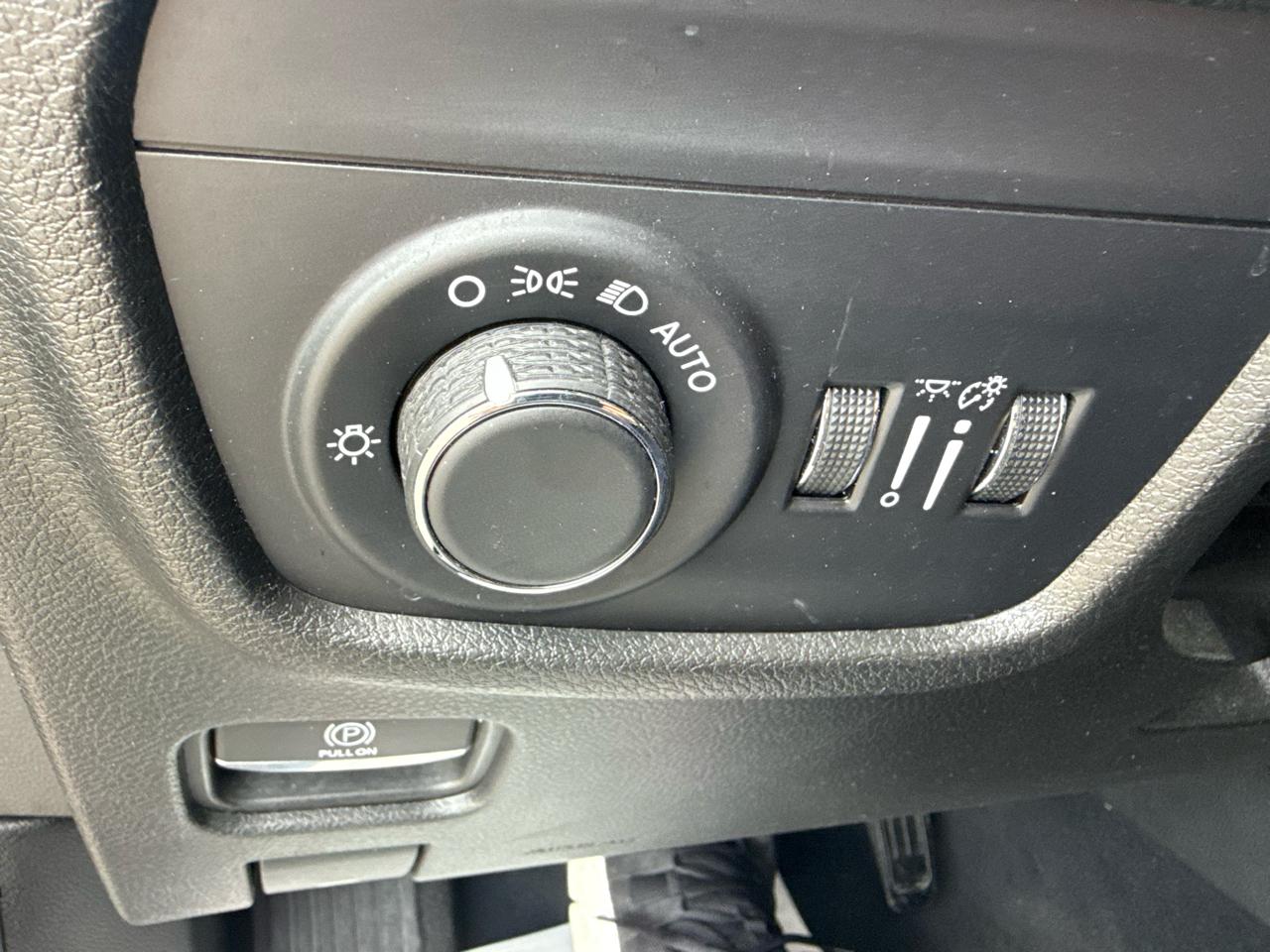 Jeep Grand Cherokee L Laredo 4WD 2023