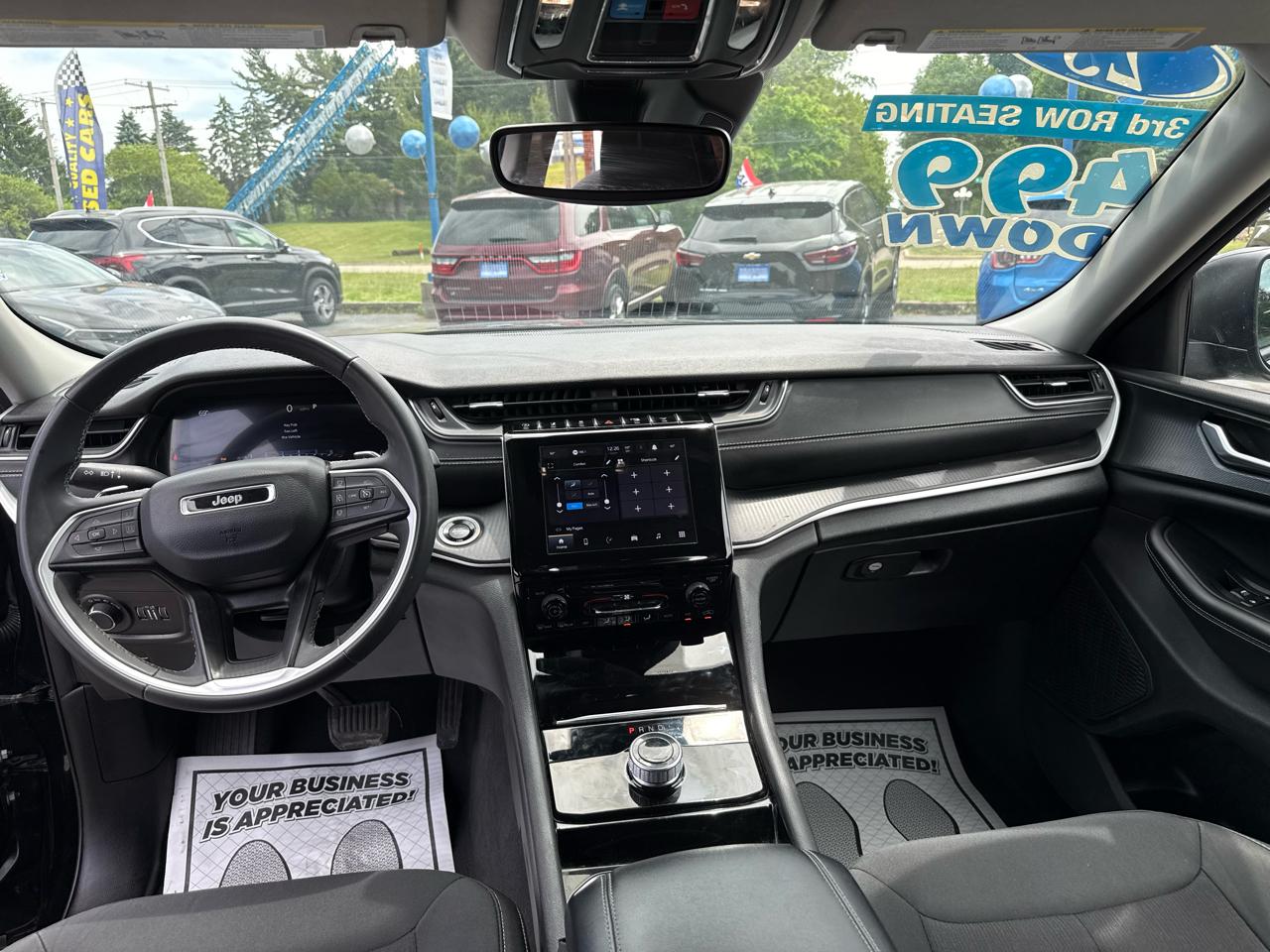 Jeep Grand Cherokee L Laredo 4WD 2023
