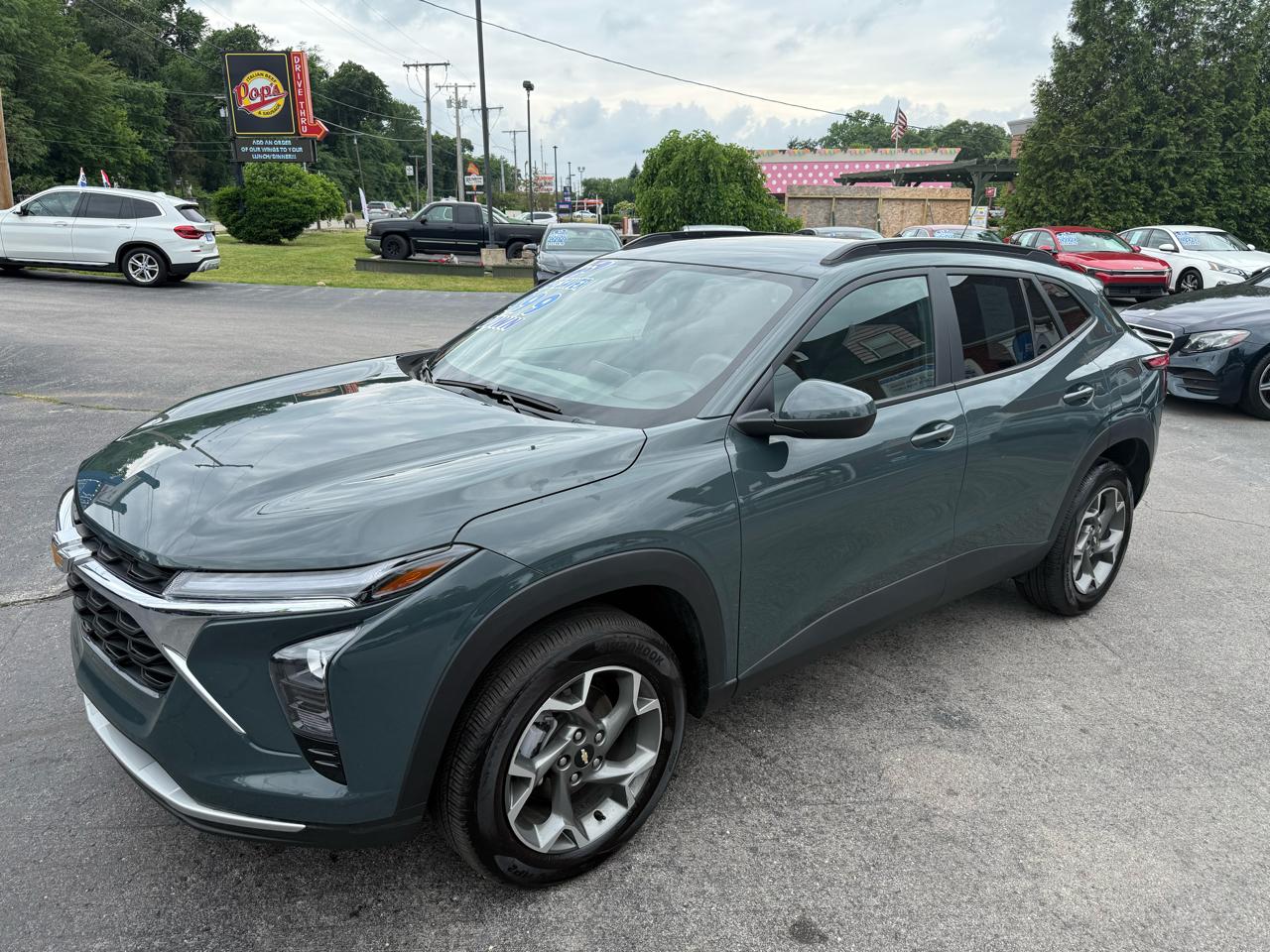 2025 Chevrolet Trax LT - Photo 7