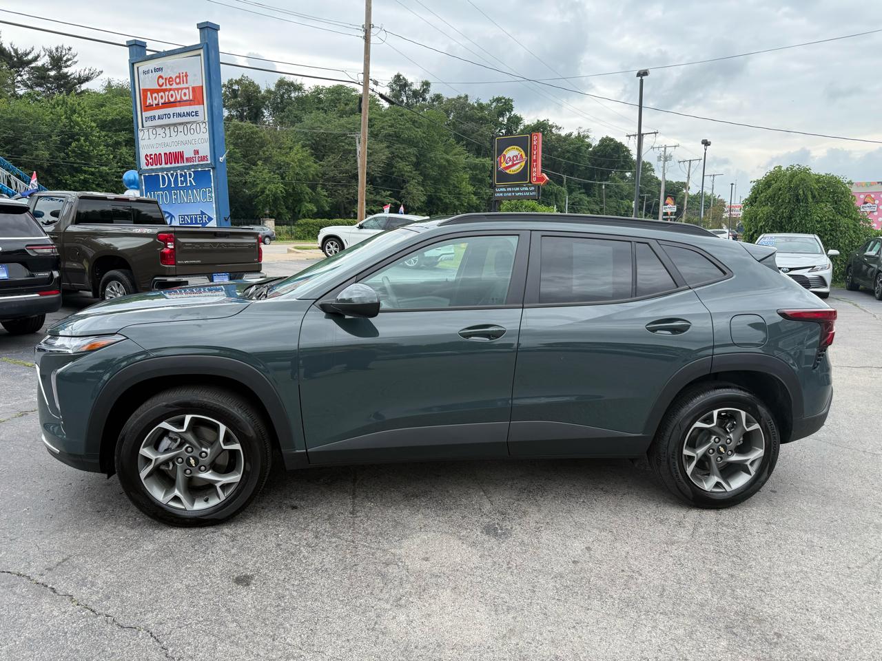 2025 Chevrolet Trax LT - Photo 8