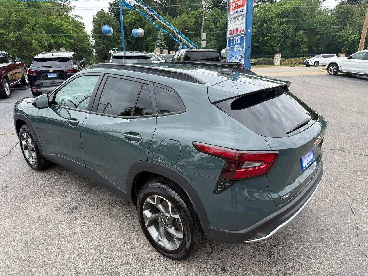 2025 Chevrolet Trax LT - Photo 10