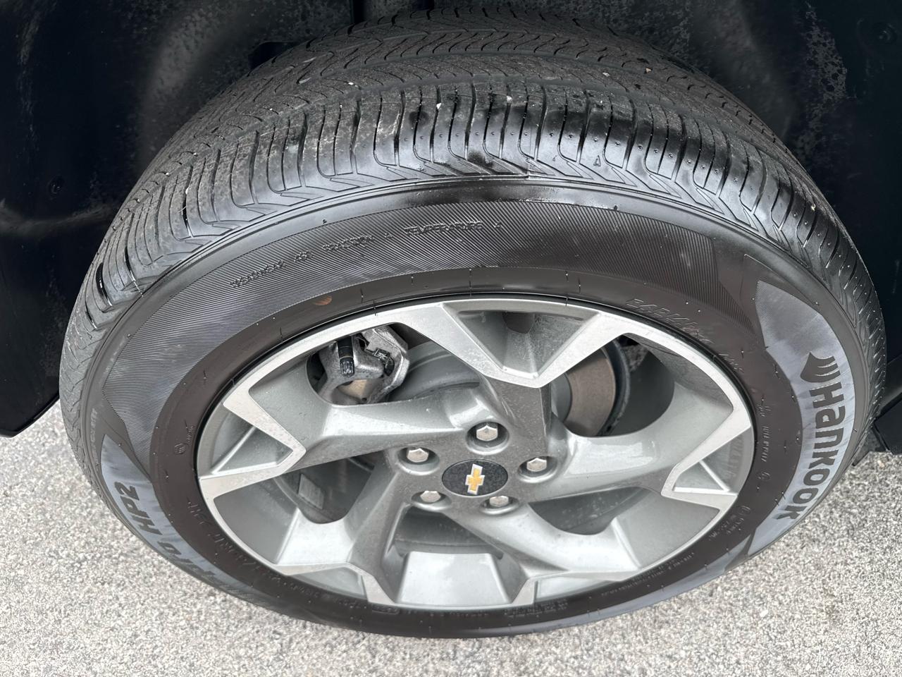 2025 Chevrolet Trax LT - Photo 17