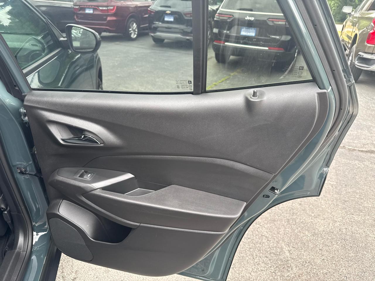 2025 Chevrolet Trax LT - Photo 25