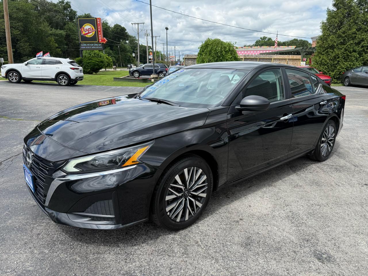 2025 Nissan Altima SV - Photo 6