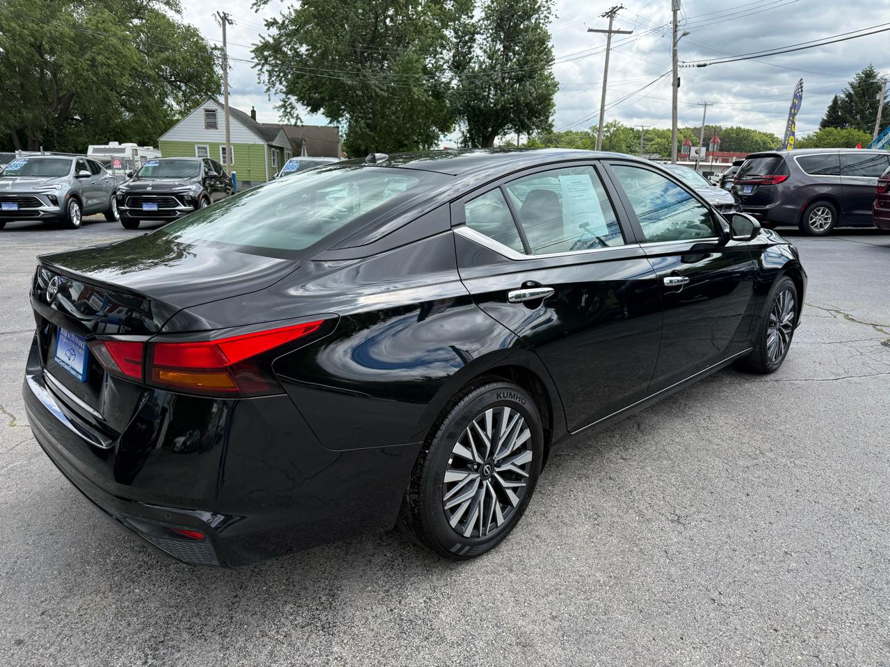 2025 Nissan Altima SV - Photo 8