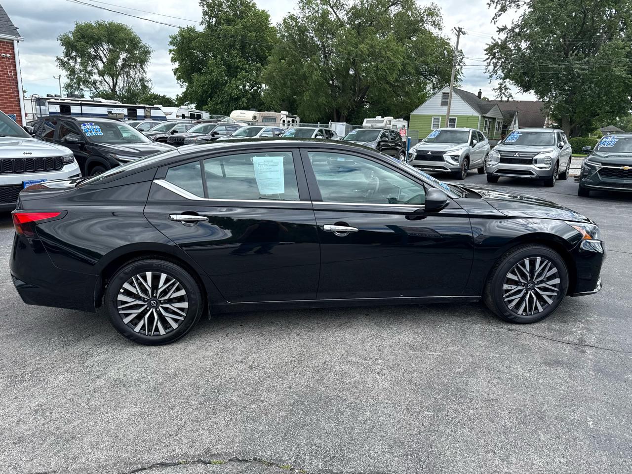 2025 Nissan Altima SV - Photo 10