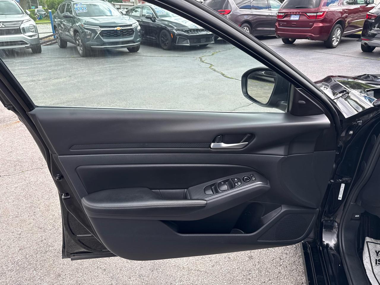 2025 Nissan Altima SV - Photo 13