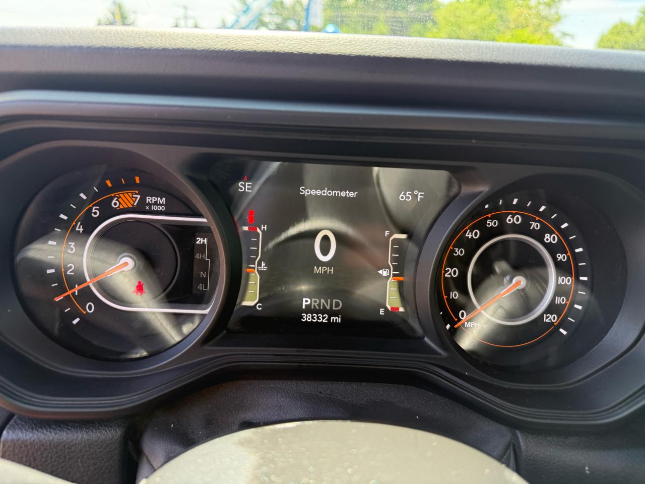 Jeep Wrangler Sahara 2025