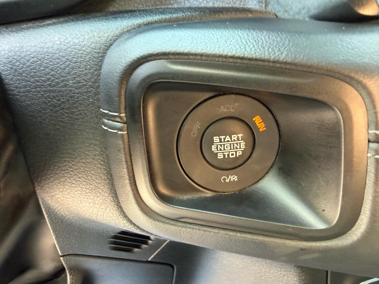 Jeep Wrangler Sahara 2025