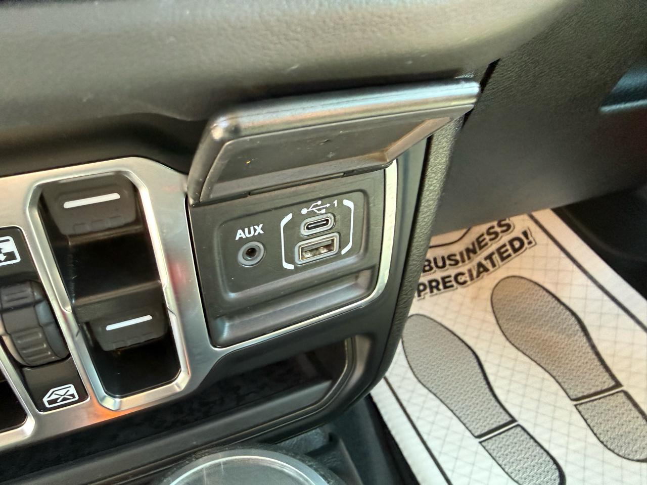 Jeep Wrangler Sahara 2025