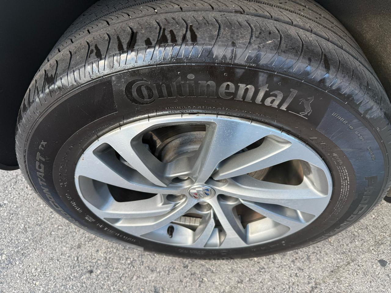 Buick Envision Essense 2023