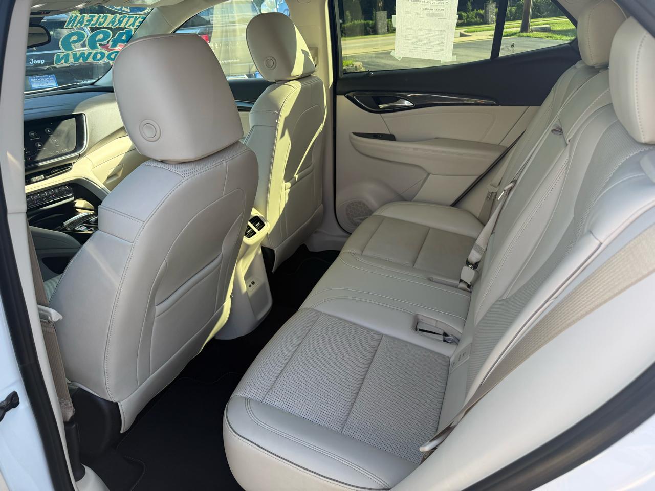Buick Envision Essense 2023