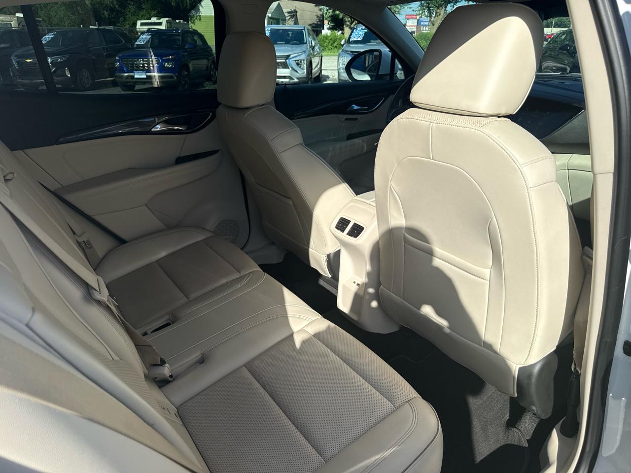 Buick Envision Essense 2023