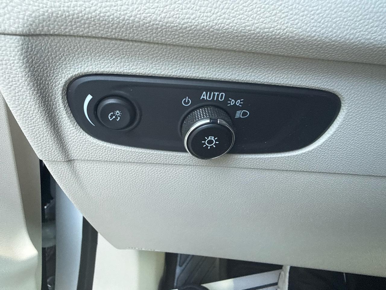 Buick Envision Essense 2023