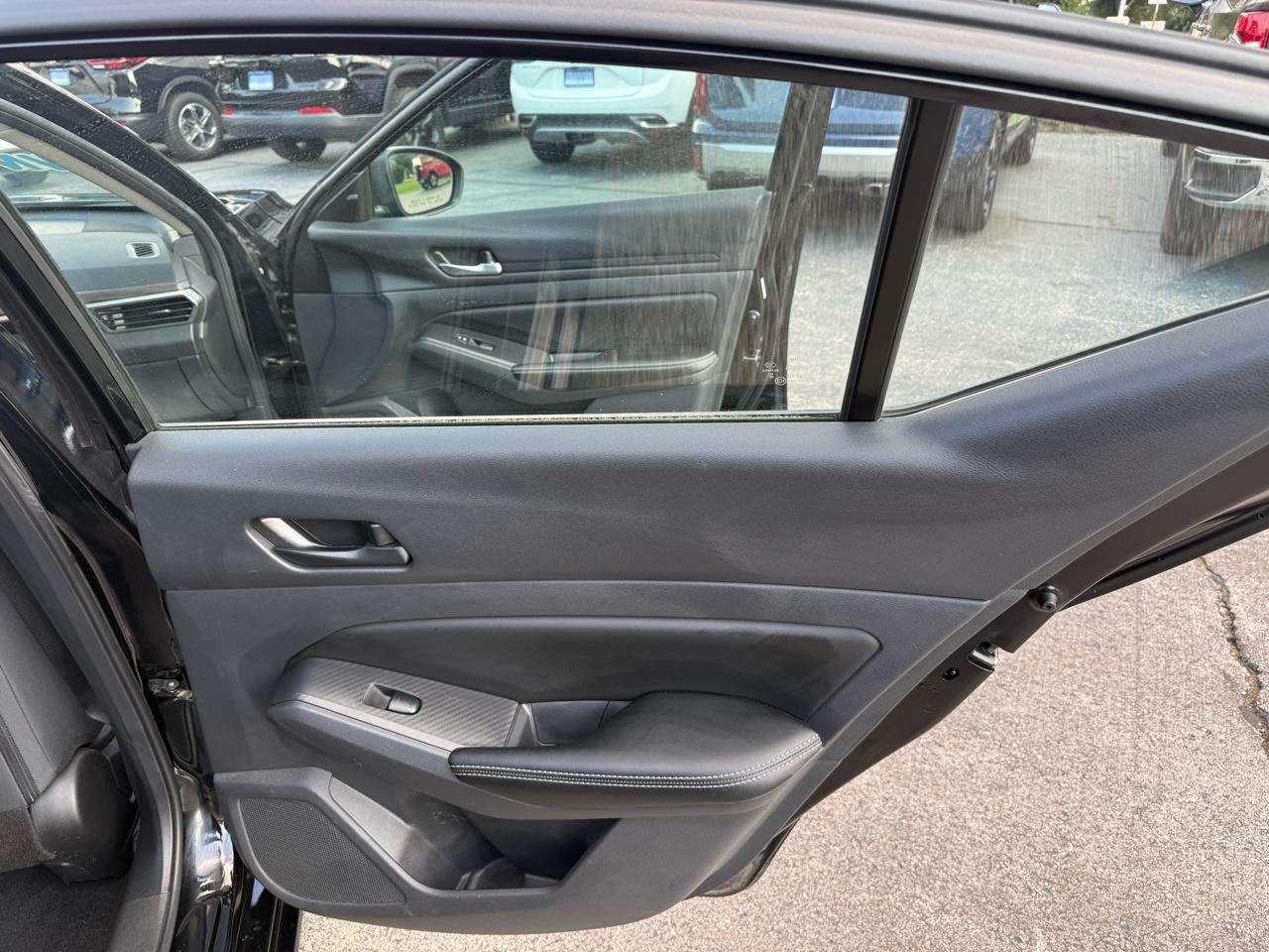 Nissan Altima 2.5 SV 2025