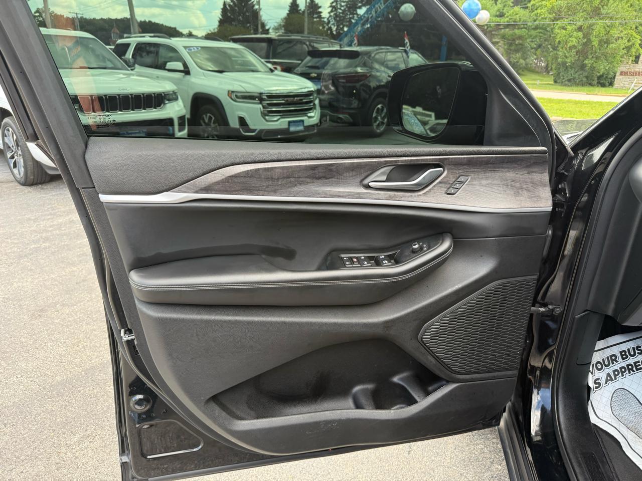 Jeep Grand Cherokee L Limited 4WD 2023