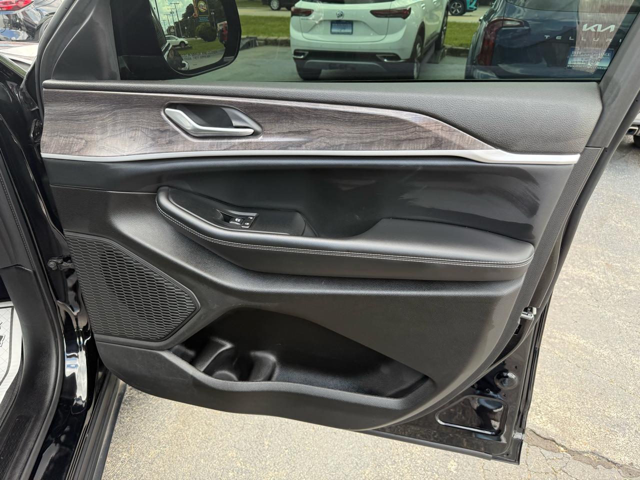 Jeep Grand Cherokee L Limited 4WD 2023