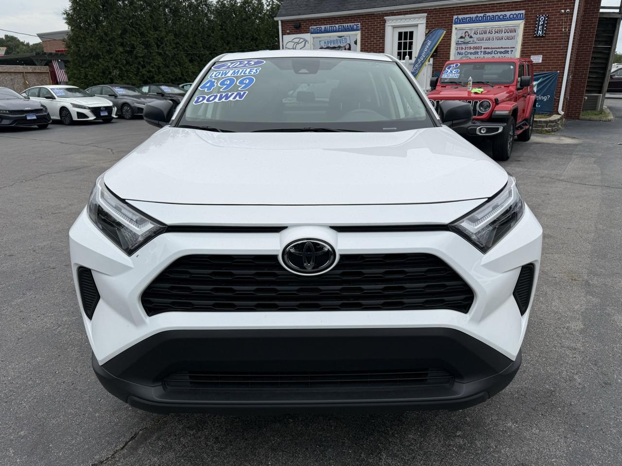 Toyota RAV4 LE 2025