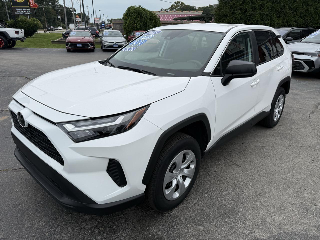 Toyota RAV4 LE 2025