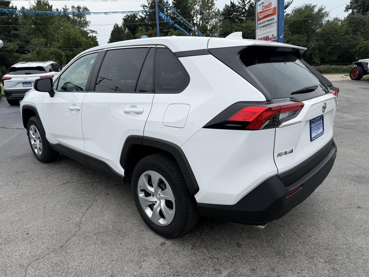 Toyota RAV4 LE 2025